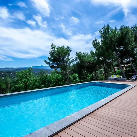 Lumineuse Avec Piscine Clim 1ere Etage Vue Panoramique 10min Aix-en-provence *